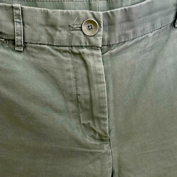 Gap Roll-Up Boyfriend Khaki Cotton Shorts, Size 8 - Picture 3 of 14